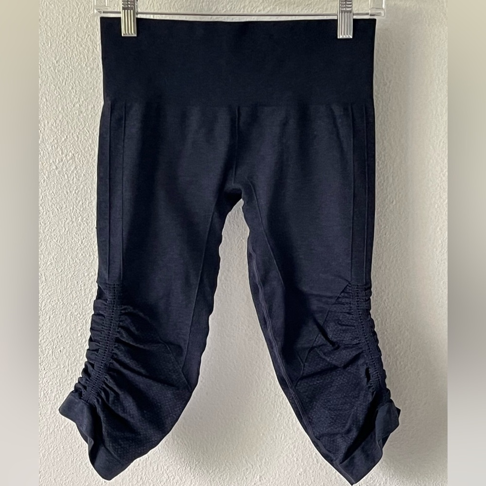 Lululemon In The Flow Crop Yoga Lounge Leggings Gray Size 6 - Picture 5 of 13